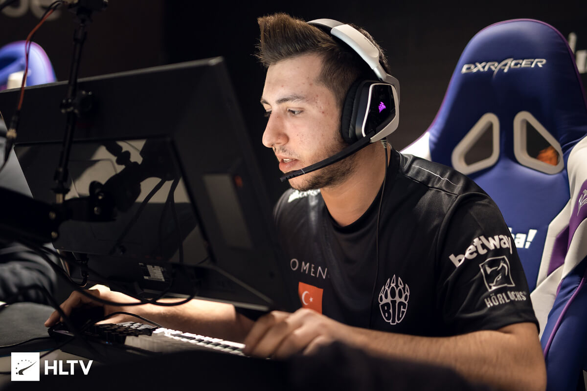 XANTARES Twitch üzerinden kalıcı olarak banlandı!