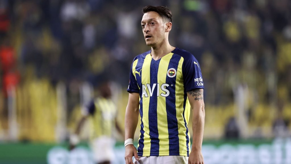 Mesut Özil’in menajerinden espor açıklaması