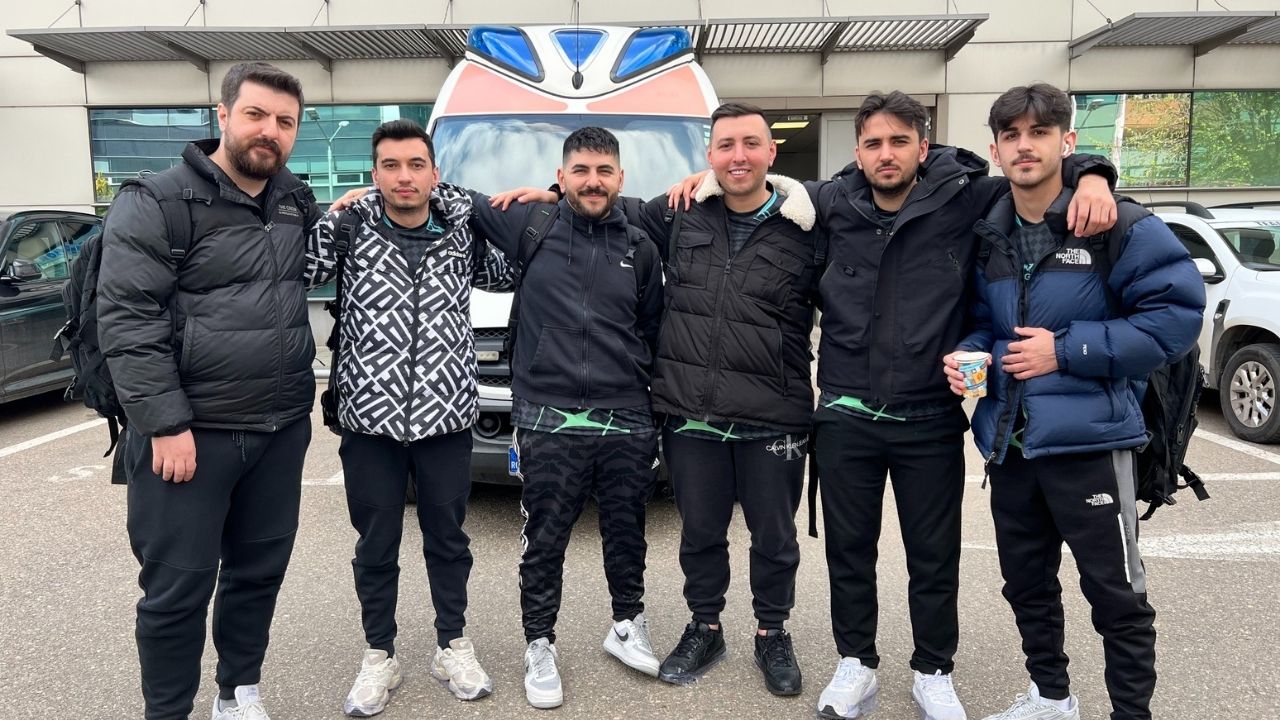 Aurora PGL Bucharest 2025 Playoff'larında!