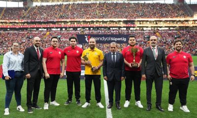 Galatasaray Espor'un Türkiye Espor Futbol Ligi kupası RAMS Park'ta